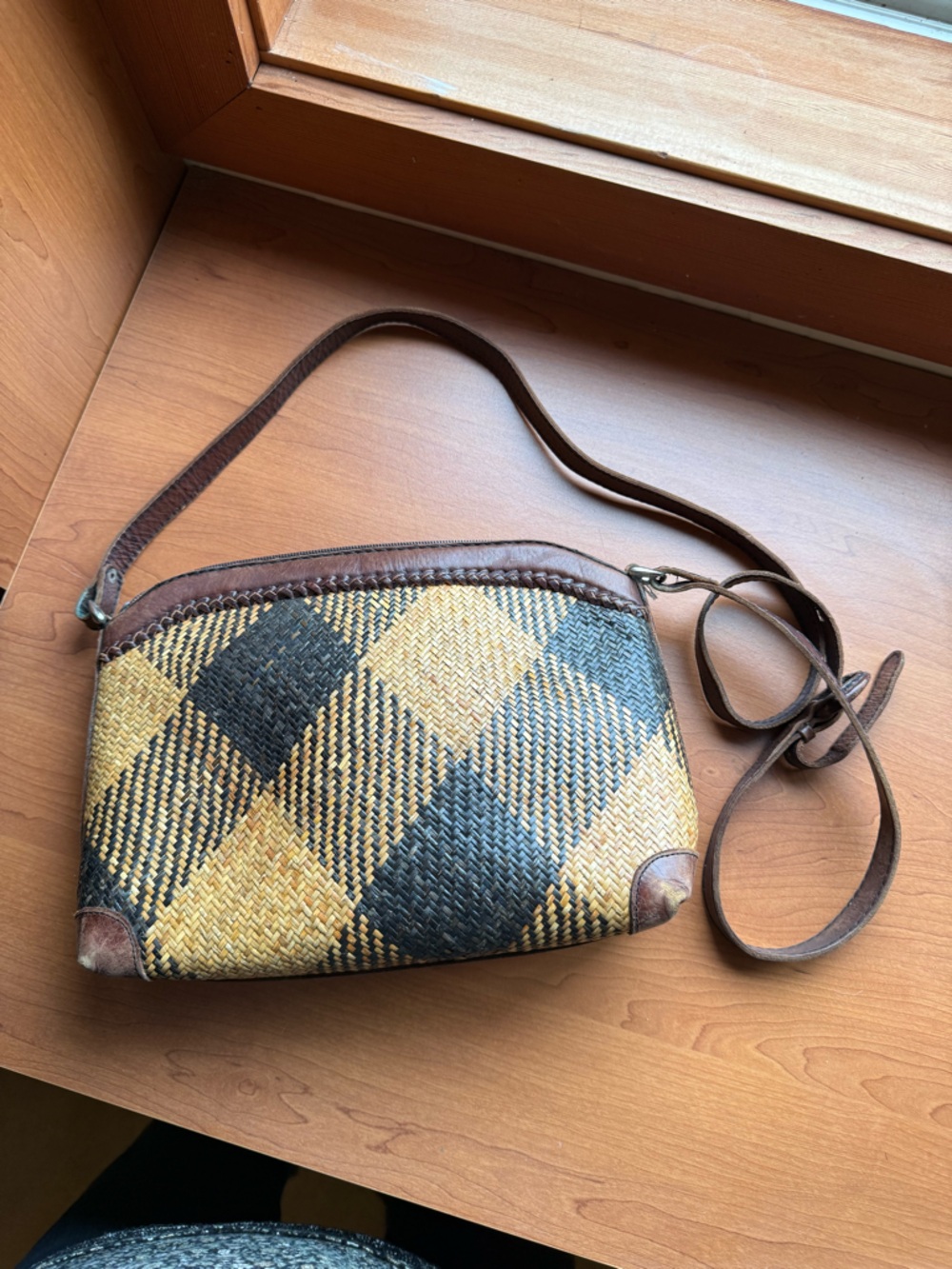 Vintage Elliot Lucca Natural and Brown Woven Shoulder Bag in great condition